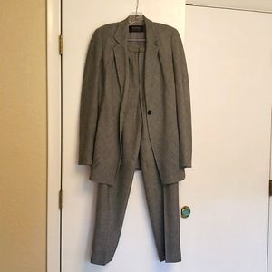 Dana Buchman size 4 tweed pant suit